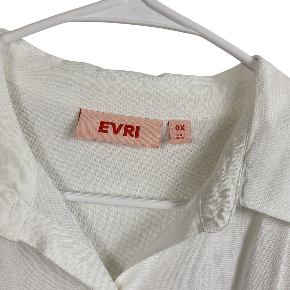 NWT EVRI Womens 0X White Button Front Blouse Short Sleeve Rayon Top Plus - Picture 3 of 7